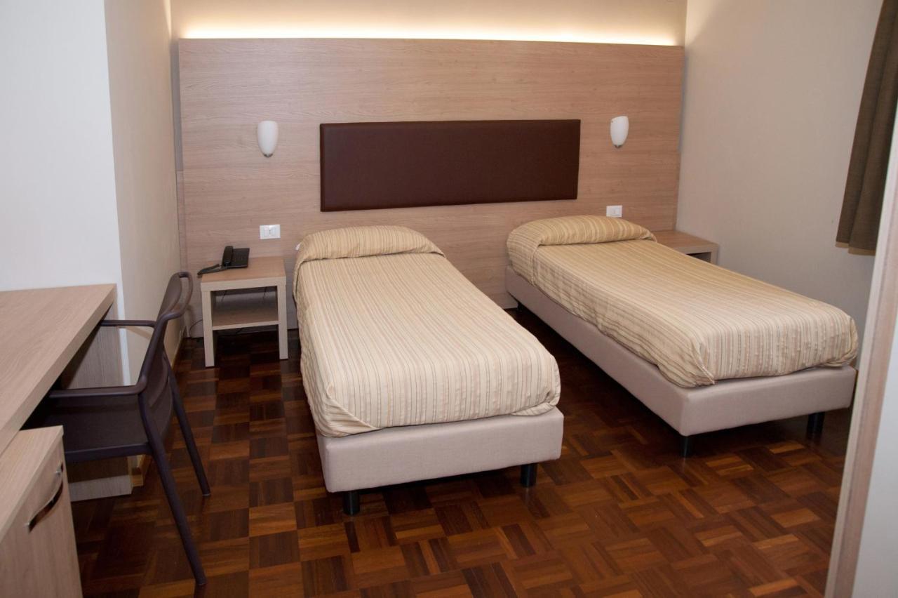 Hotel Buca Di Bacco Volta Mantovana Buitenkant foto