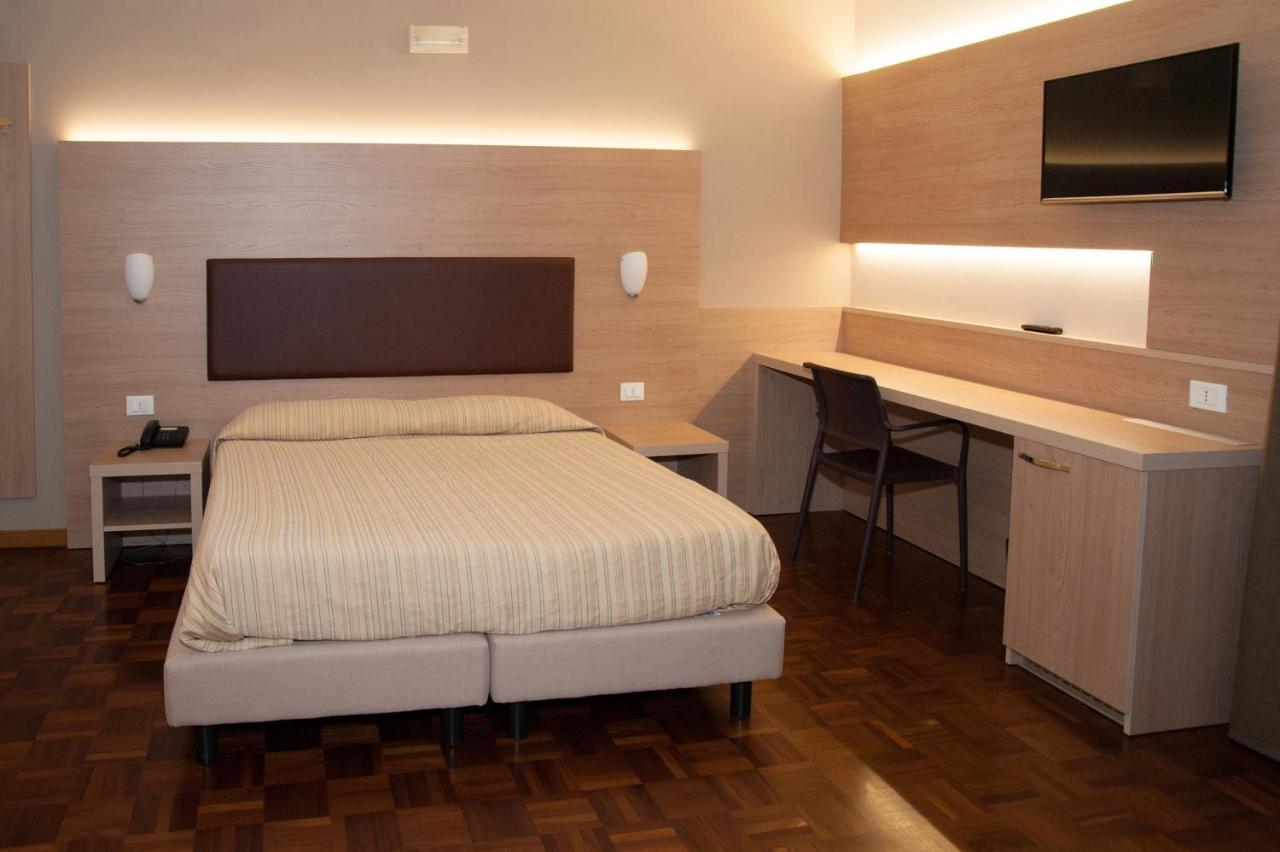 Hotel Buca Di Bacco Volta Mantovana Buitenkant foto