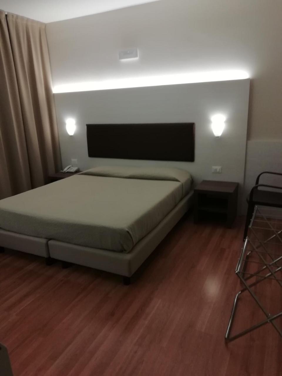 Hotel Buca Di Bacco Volta Mantovana Buitenkant foto