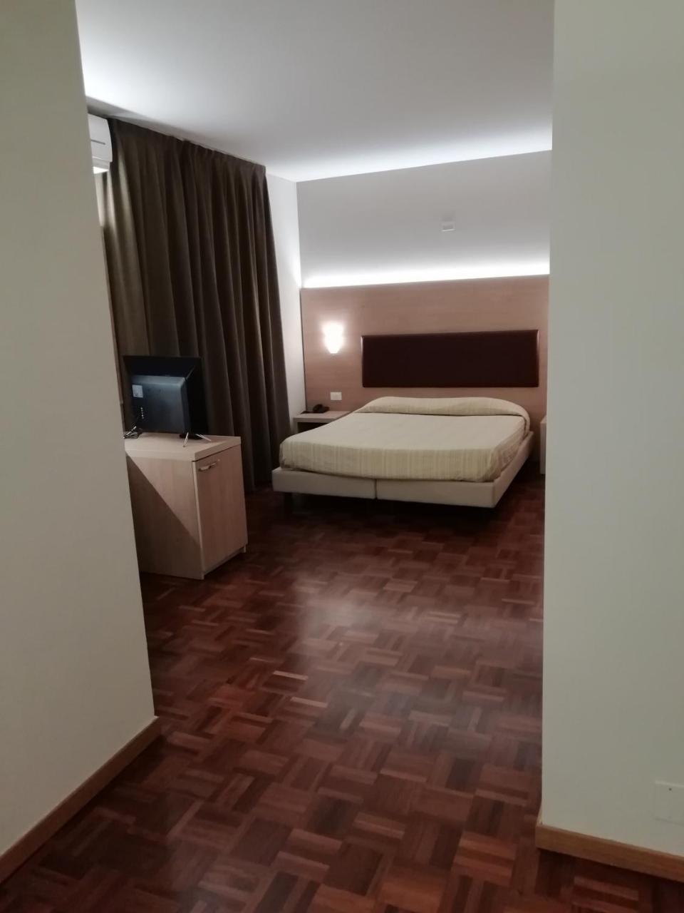 Hotel Buca Di Bacco Volta Mantovana Buitenkant foto